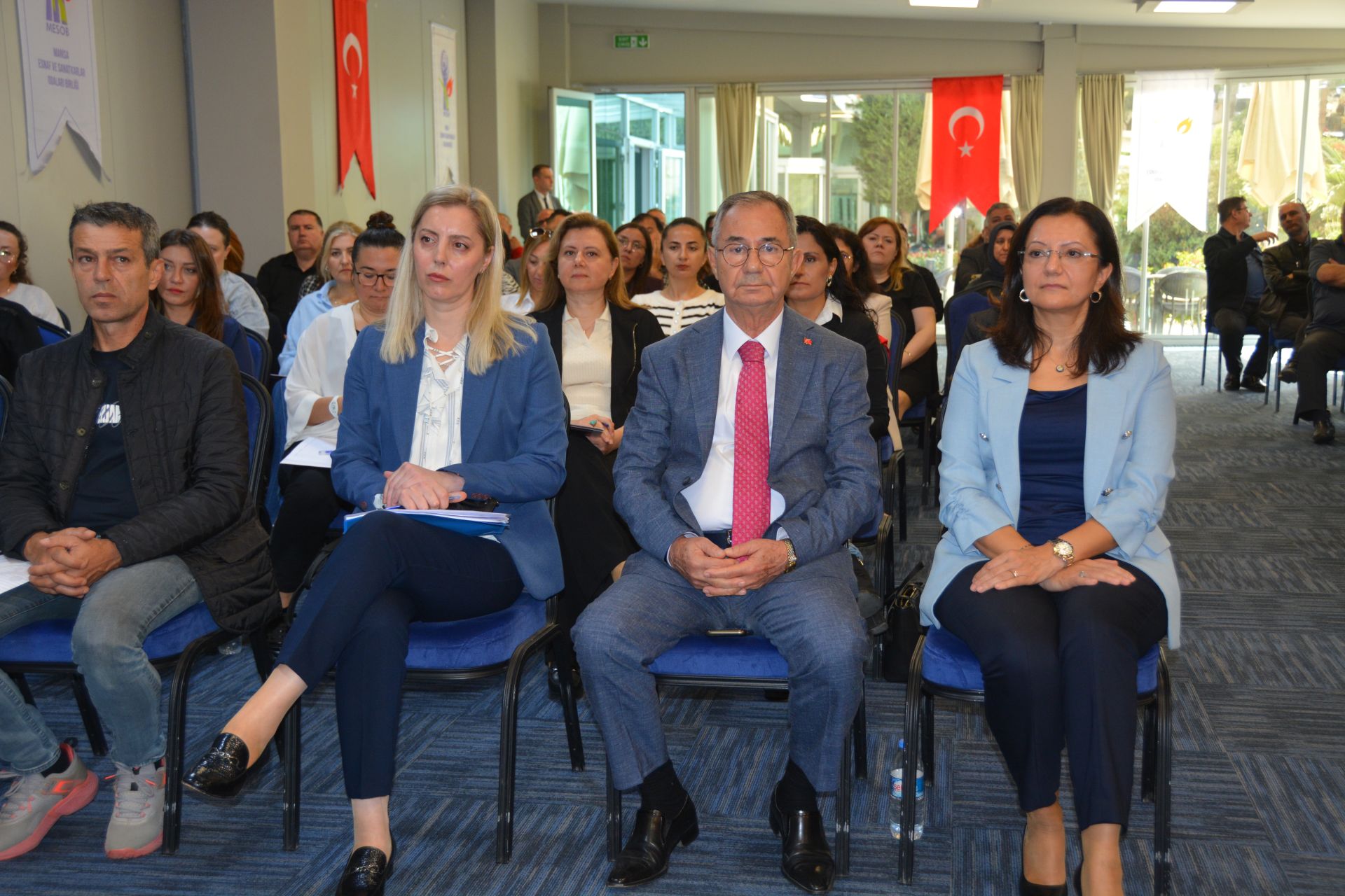 Manisa Esnaf ve Sanatkarlar Odaları Birliği, Bağlı Odaların Genel Sekreterleri için "ESBİS Elektronik Tahsilatlar Bilgilendirme Toplantısı" Düzenledi.