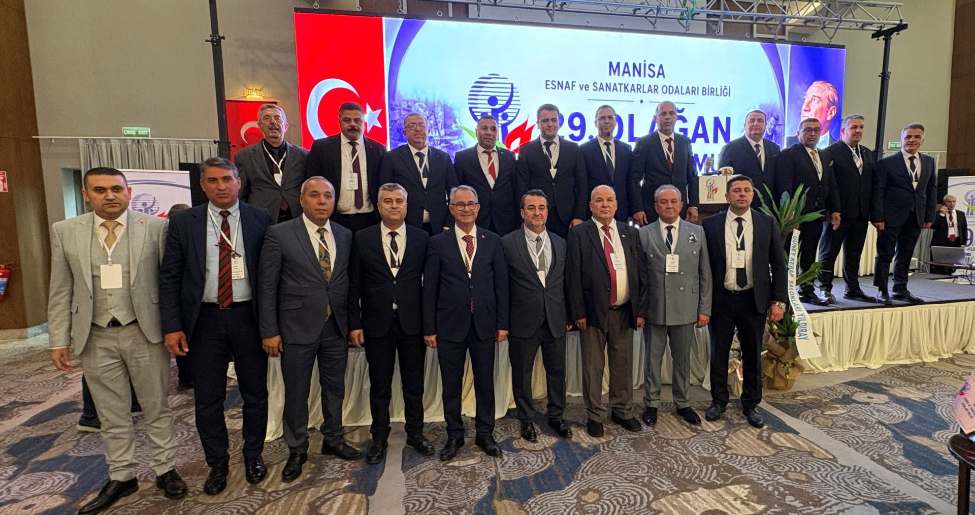 Manisa Esnaf ve Sanatkarlar Odaları Birliği (MESOB) 29. Olağan Genel Kurulu'nu gerçekleştirdi.